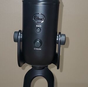 Blue Yeti USB Microphone - Matte Black